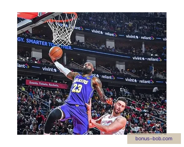 41岁詹姆斯连续六场暴扣领衔25+5+5记录 还能再战多久