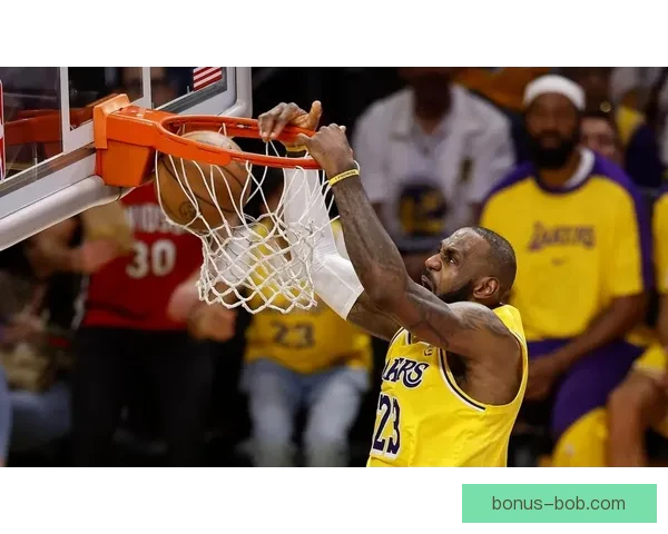 41岁詹姆斯连续六场暴扣领衔25+5+5记录 还能再战多久