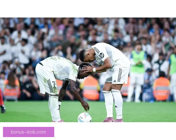 马竞对裁判判罚极度不满肩部进球引发联赛争议